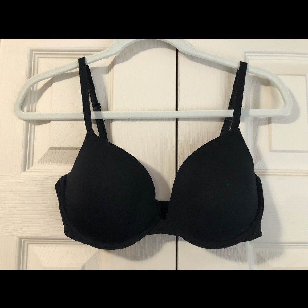 VS Pink lightly lined bra